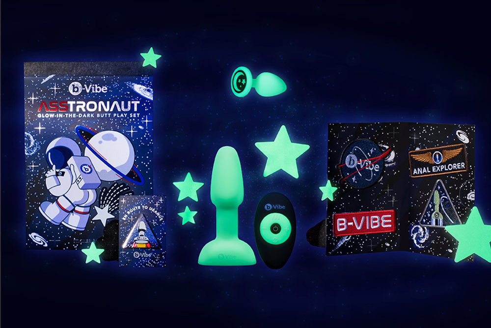 Анальный набор светящийся в темноте b-Vibe Asstronaut Glow in the Dark Set BV-046