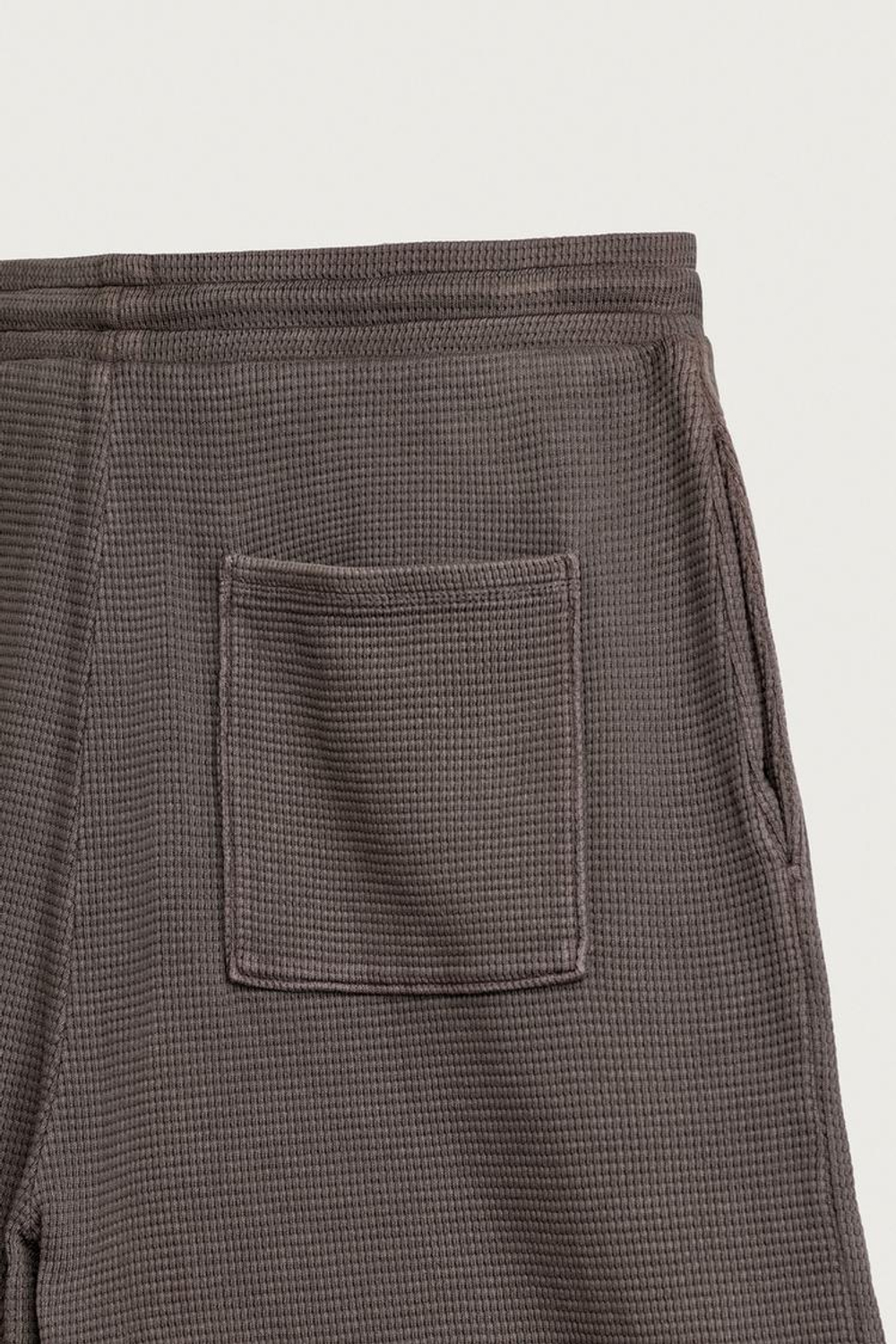 ZARA ШОРТЫ ИЗ ХЛОПКА С ВАФЕЛЬНОЙ ФАКТУРОЙ И ЭФФЕКТОМ ПОТЕРТОСТИ, СЕРЫЙ