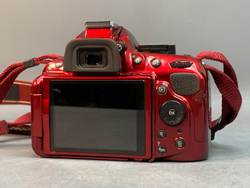 Nikon D5200 Kit 18-55mm f/3.5-5.6G VR 5.200 кадров
