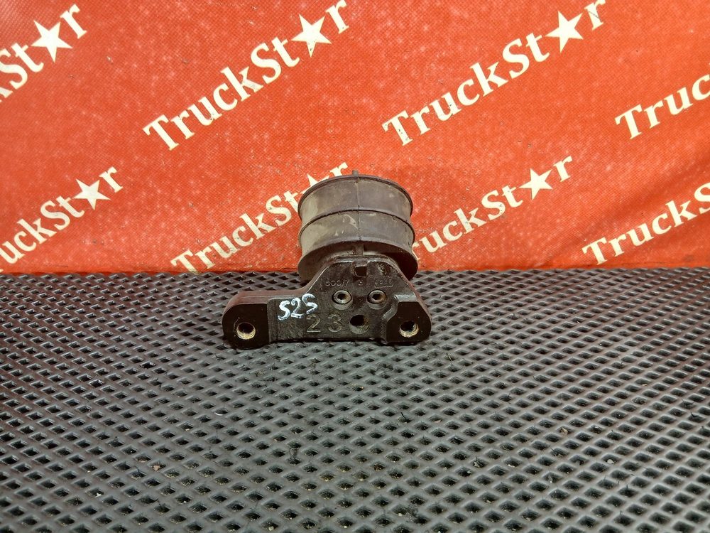 Подушка двигателя передняя правая