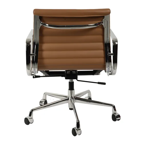 Офисное кресло Eames Ribbed EA 117 коричневая кожа