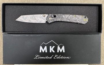 Нож скл."YIPPER", ст.DAMASCUS,кл.черн, рук.carbon fiber,отверств.д/темляка,клипса,чехол сумка