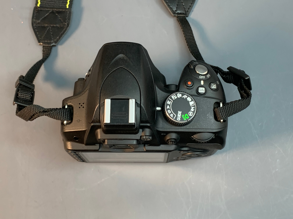 Nikon D3200 kit 18-55mm 3.5-5.6G VR 4.264 кадров