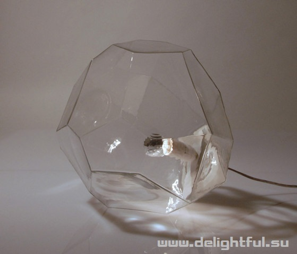 лампа Asteroid Table Lamp by Innermost