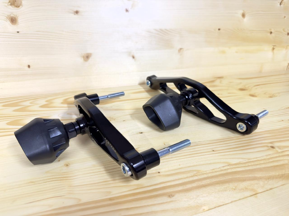 Evotech-rc Слайдеры в раму Triumph Speed Triple RR / RS STDA-019