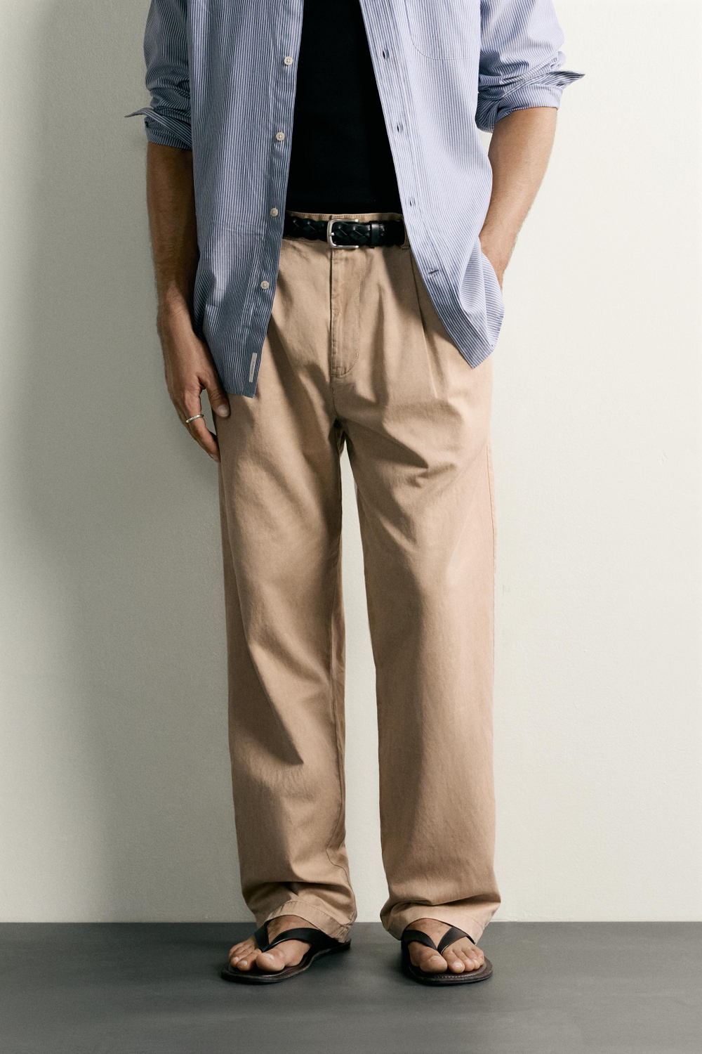БРЮКИ ЧИНОС RELAXED FIT СО СКЛАДКАМИ — ZARA · 6887/452
