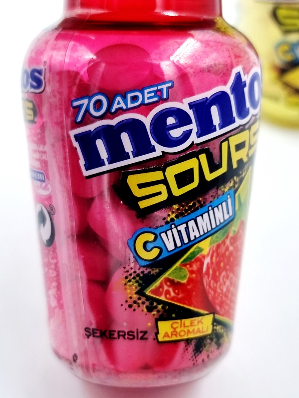 MENTOS Кислыы лимон и клубника набор освежающих пастилок с витамином С (2 шт. по 49 г) 98 г (Турция)