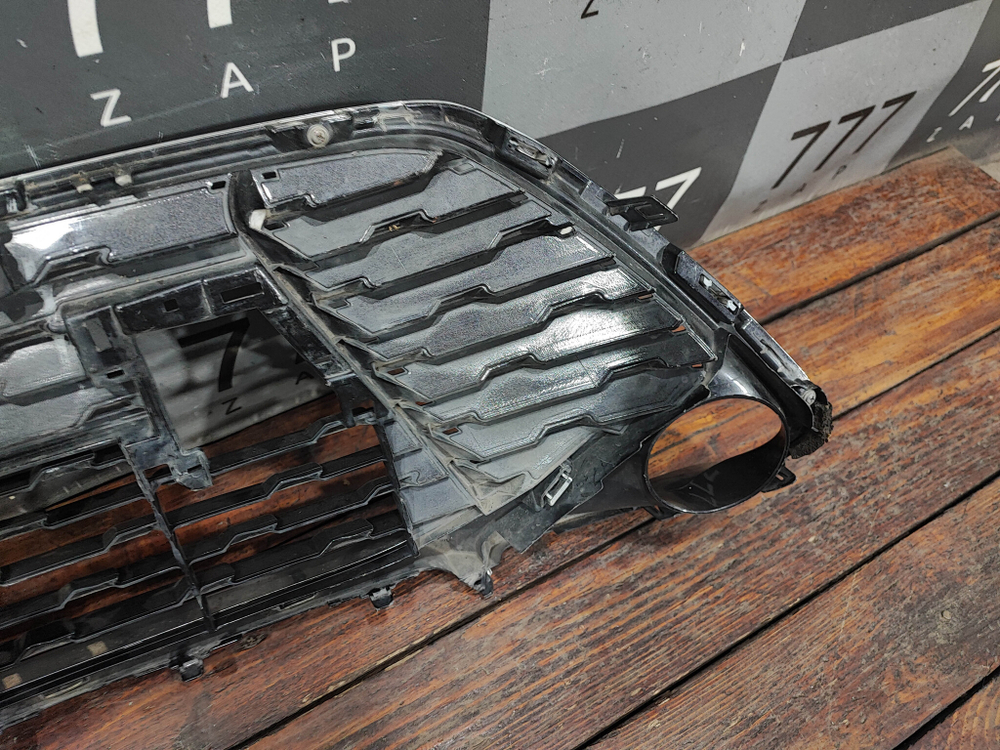 Решетка переднего бампера Toyota Camry (XV50) 17-18 Б/У Оригинал 5311206820