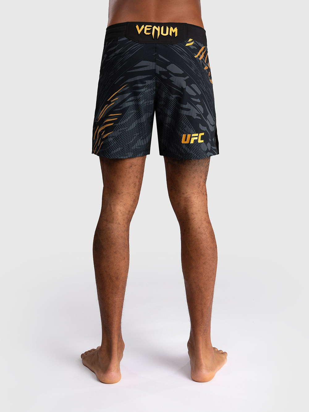 Шорты ММА UFC Fusion by Venum Authentic Fight Night Short Black/Gold