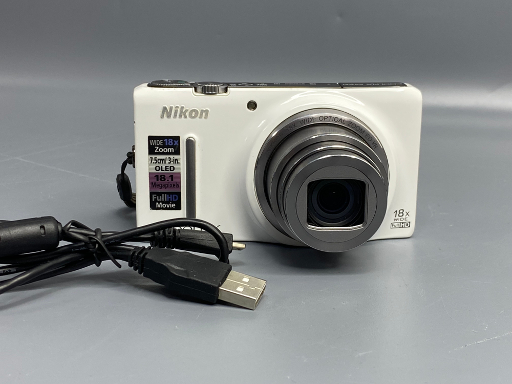 Nikon Coolpix S9400