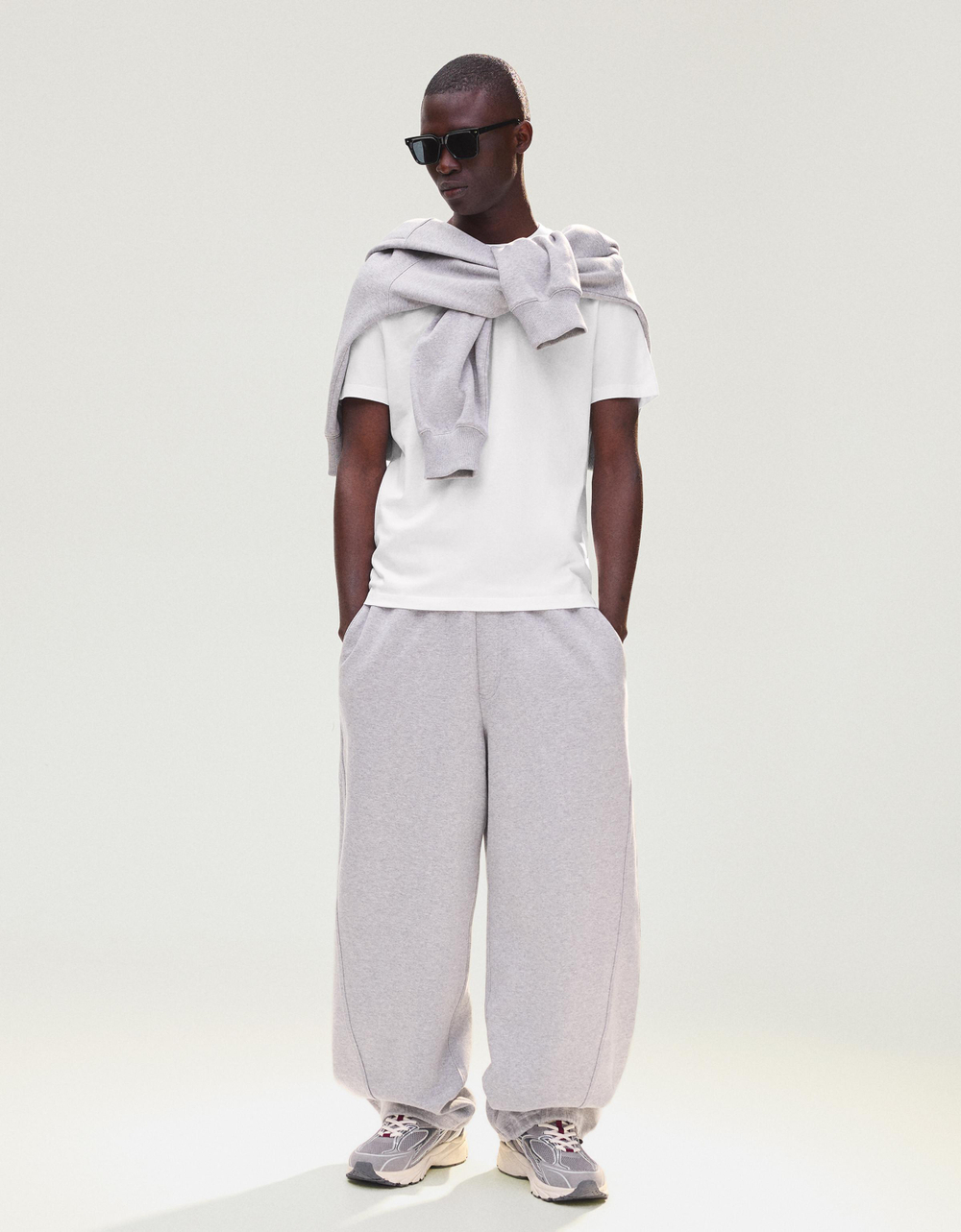 Мужская футболка regular fit с коротким рукавом - BERSHKA