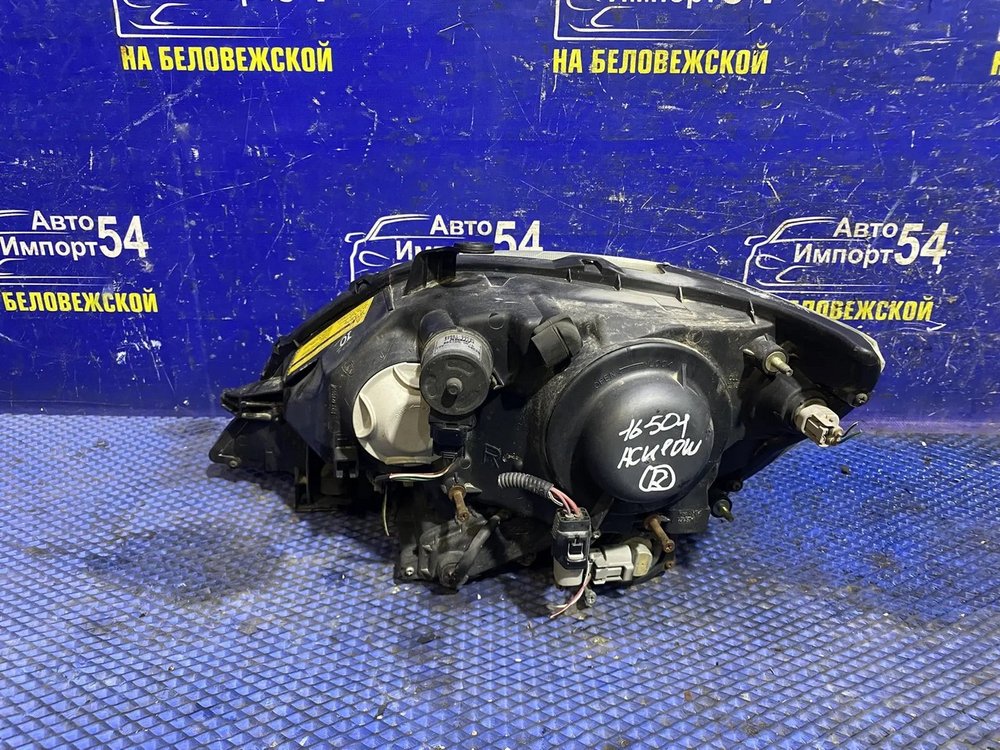 Фара передняя правая TOYOTA HARRIER 2000-2003