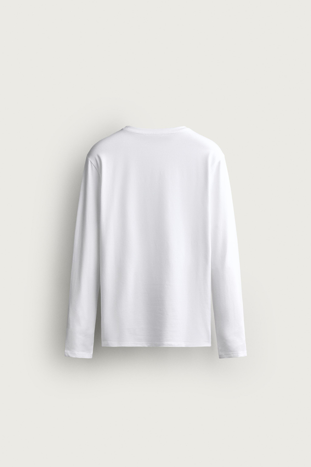 БАЗОВАЯ ФУТБОЛКА SLIM FIT — ZARA