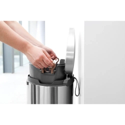 Brabantia Контейнер для мусора с плоской спинкой 30 л EAN 8710755482021