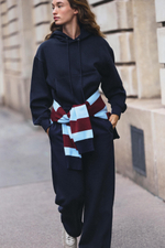 БАЗОВАЯ ТОЛСТОВКА С КАПЮШОНОМ — ZARA