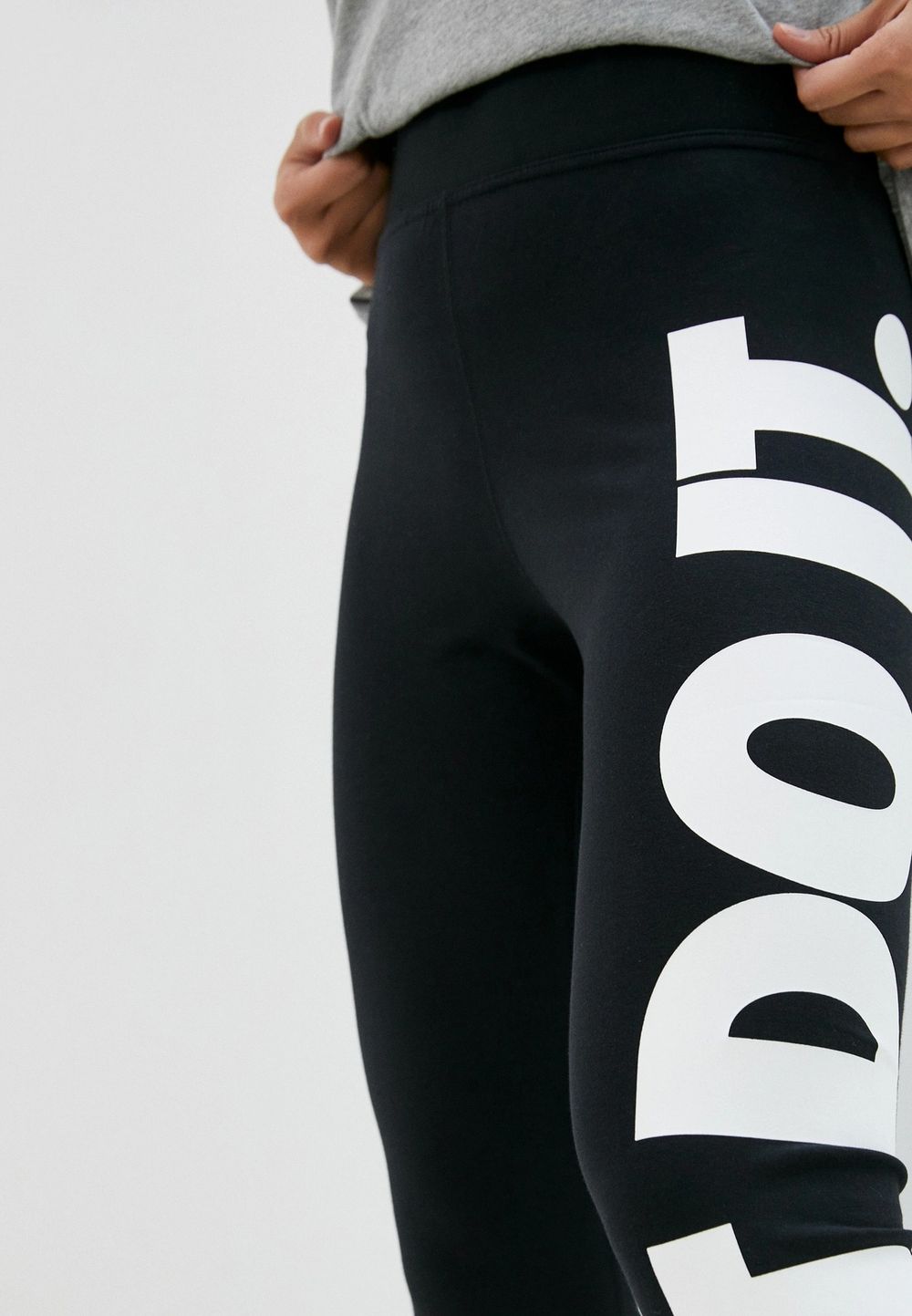 Леггинсы женские NIKE Sportswear Essential