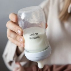 Бутылочка Philips Avent Natural 1+мес 260мл SCY903/01