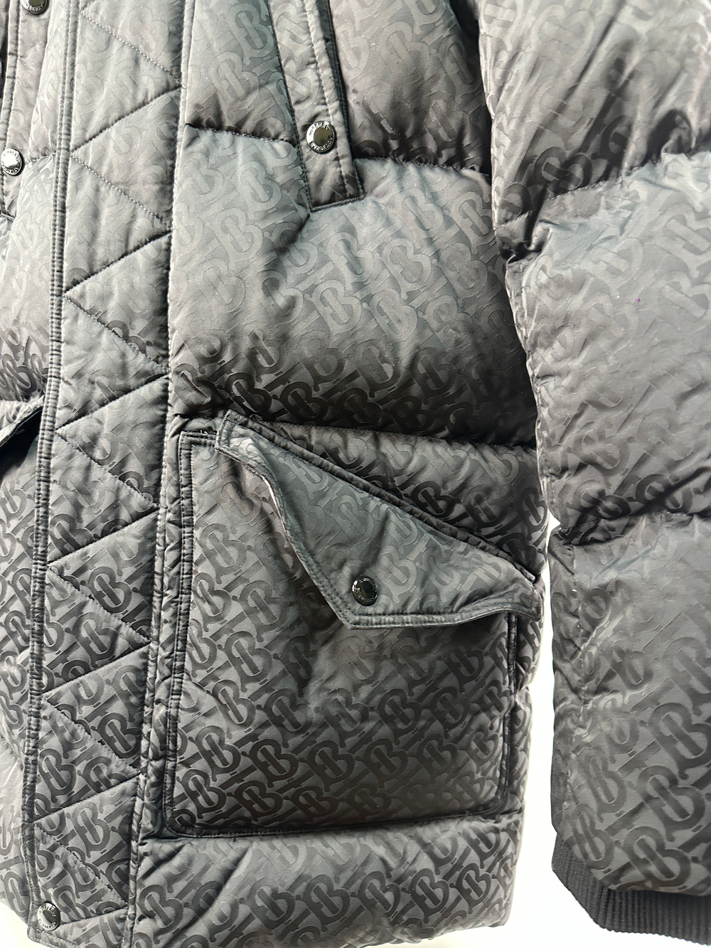 Пуховик Burberry