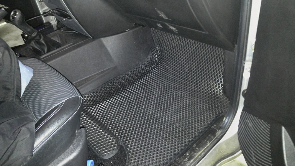Автоковрики для UAZ Patriot АКПП
