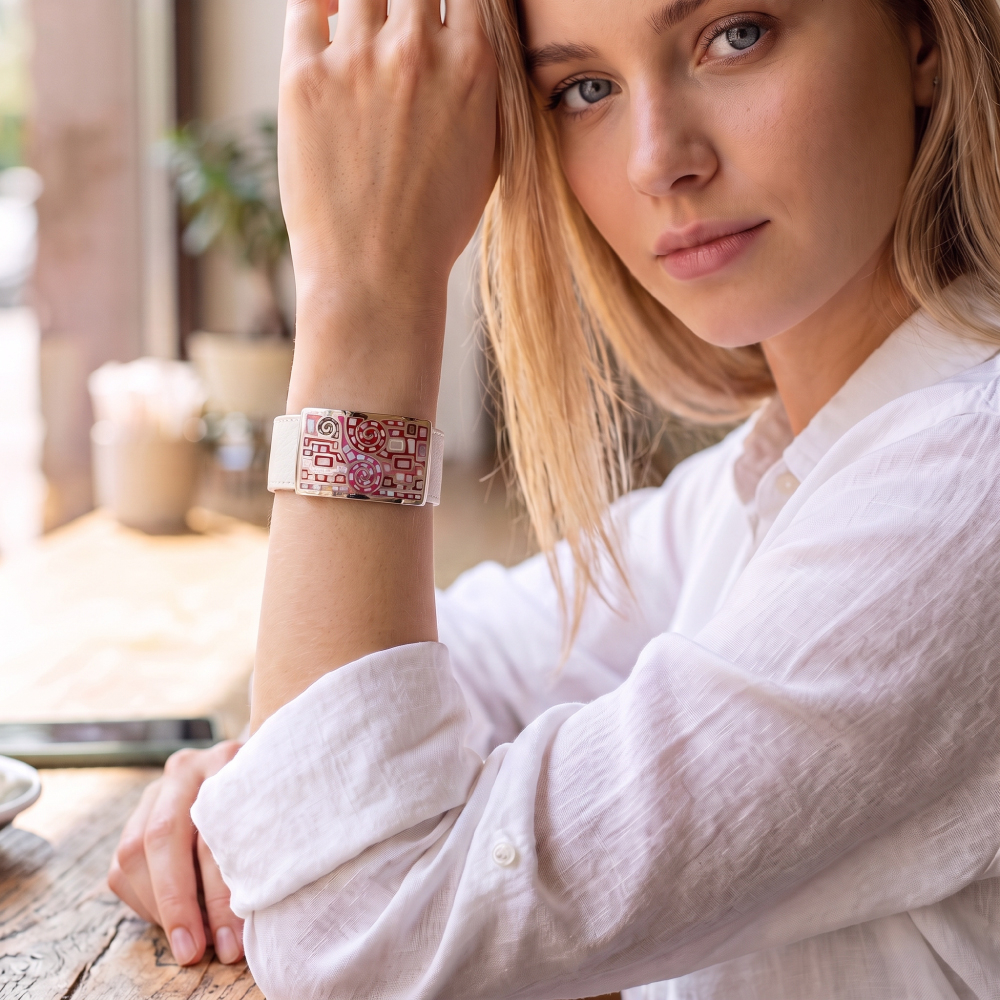 Браслет Fiore Luna на белом кожаном ремешке CB01319-34 R/S