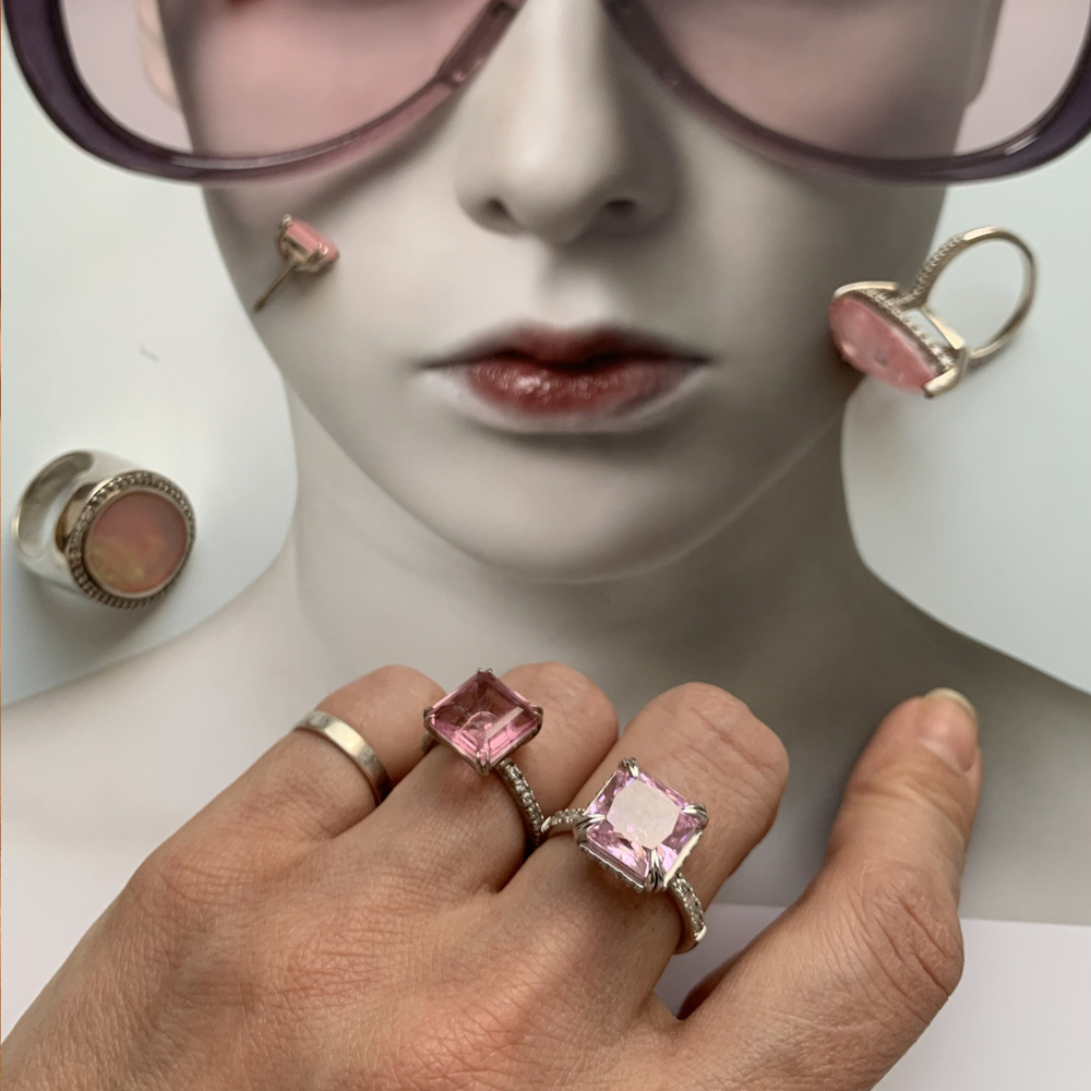Серебряное кольцо с розовым фабулитом (Fancy Pink)