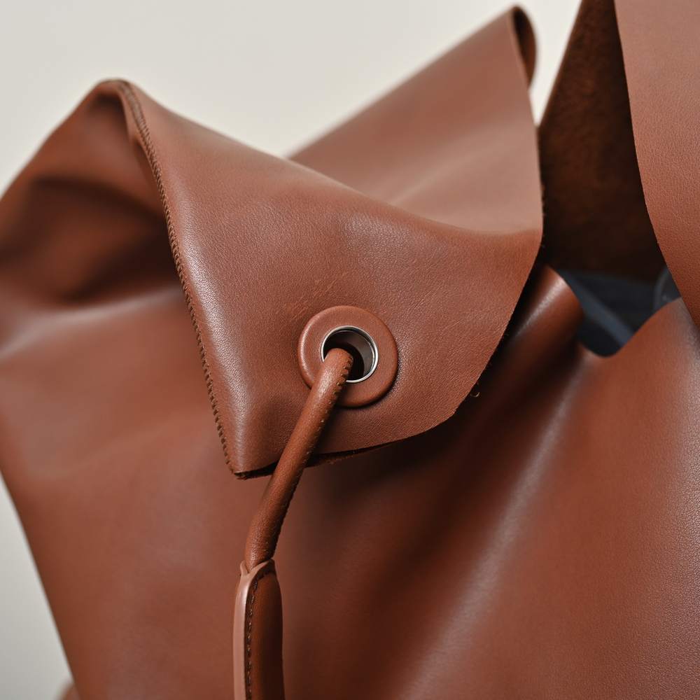Женская сумка The Row Bindle 3 — коньячная — фото 5