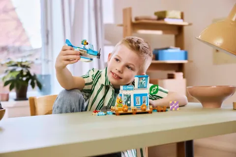 Конструктор LEGO Animal Crossing 77051 Летайте с авиакомпанией Додо