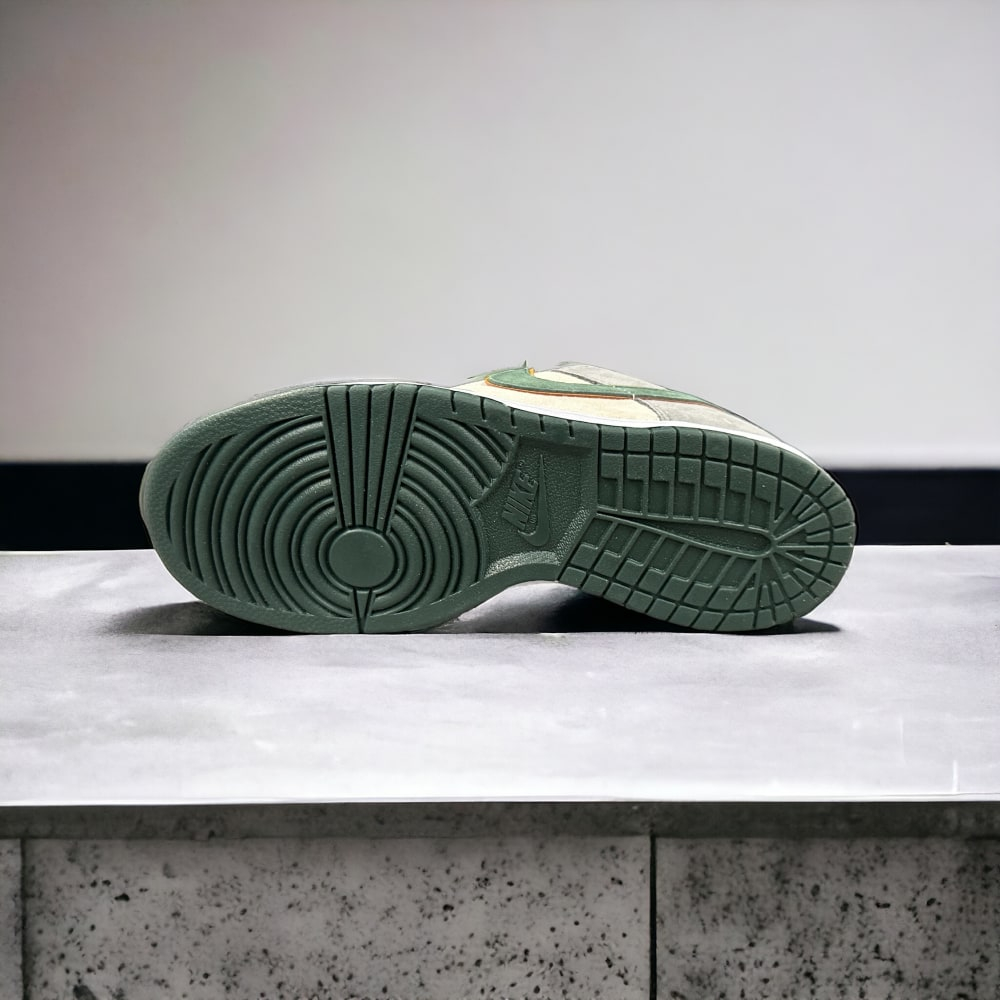 Nike SB Dunk Low • Chameleon