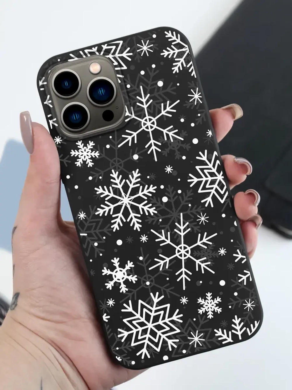 Чехол на iPhone 15 Pro Max новогодний