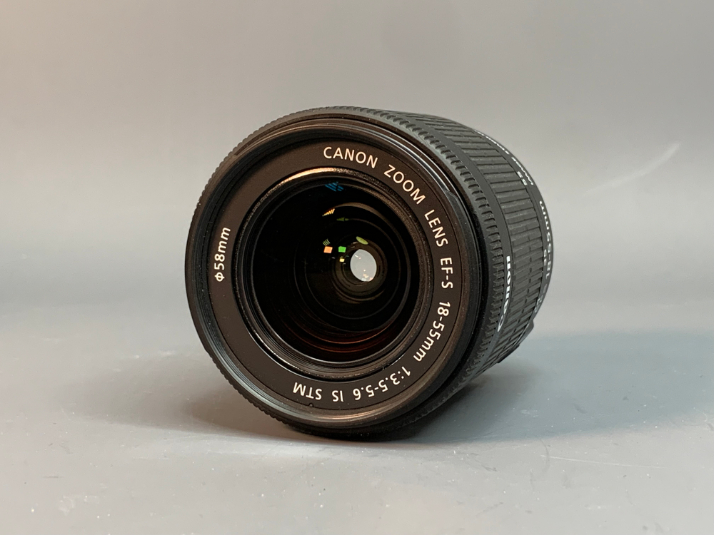 Canon 100D Kit 18-55mm 3.5-5.6 IS STM 3.500 кадров