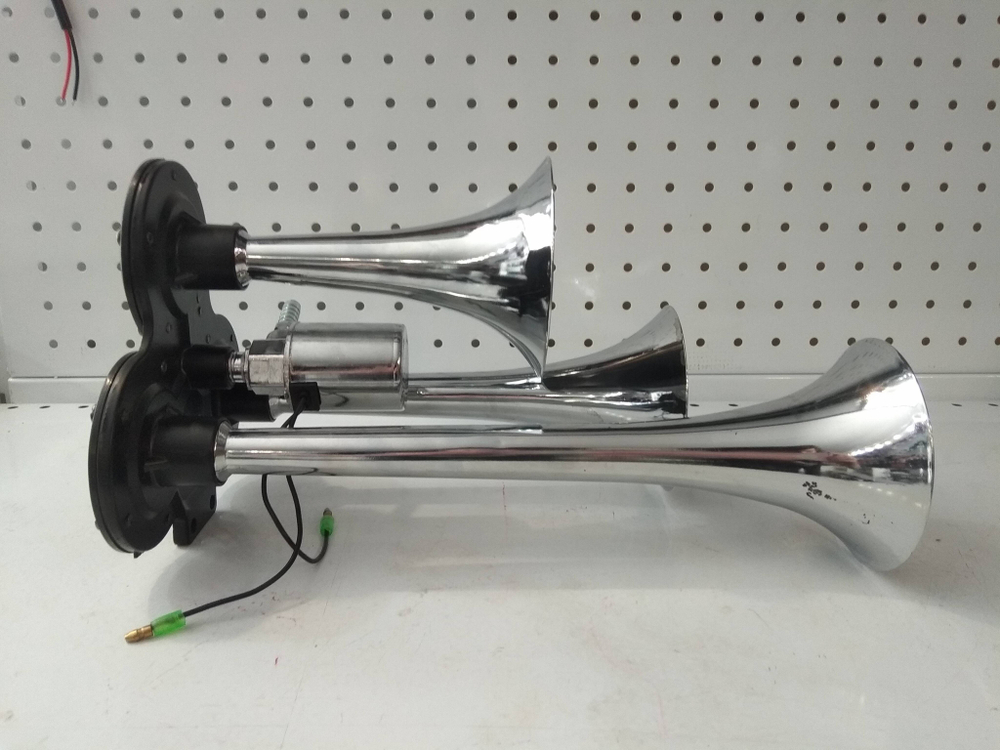 LD-301 Сигнал звуковой воздушный 3-х рожковый SK-300 Air Horn 12V /20 (30х17х17см) 900гр