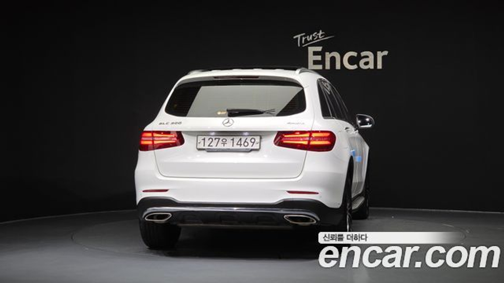 Mercedes-Benz GLC-Class GLC300 4MATIC AMG Line — 2019