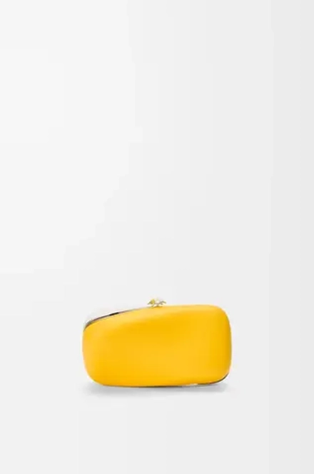 Loewe Клатч Minaudiere из двухцветной кожи ягненка наппа, экрю/желтый