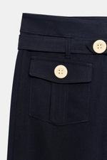 ПРЯМЫЕ БРЮКИ С КОНТРАСТНЫМИ ПУГОВИЦАМИ — ZARA