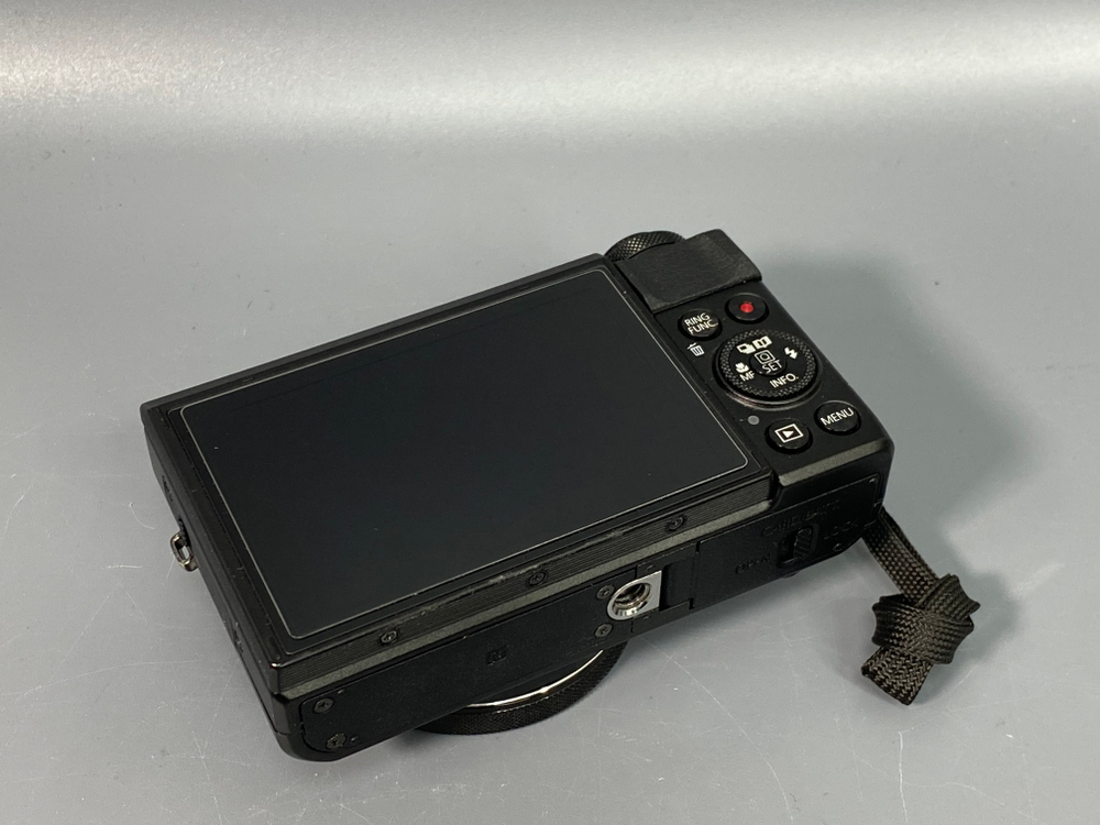Canon G7X Mark II