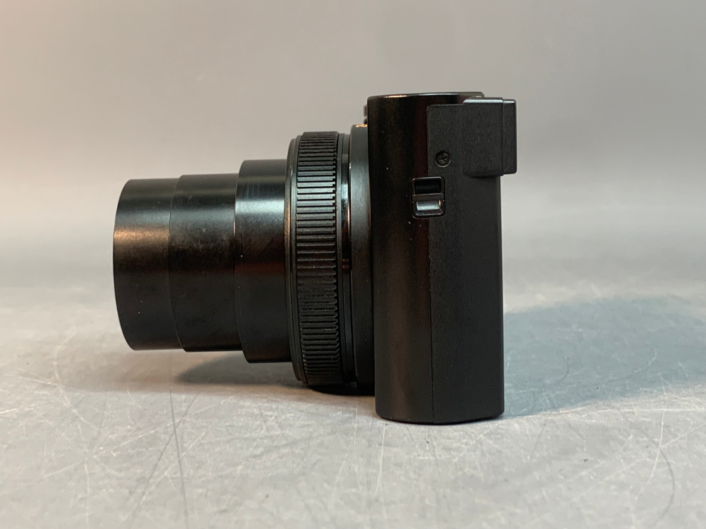 Panasonic Lumix DC-TZ202, налет на линзе