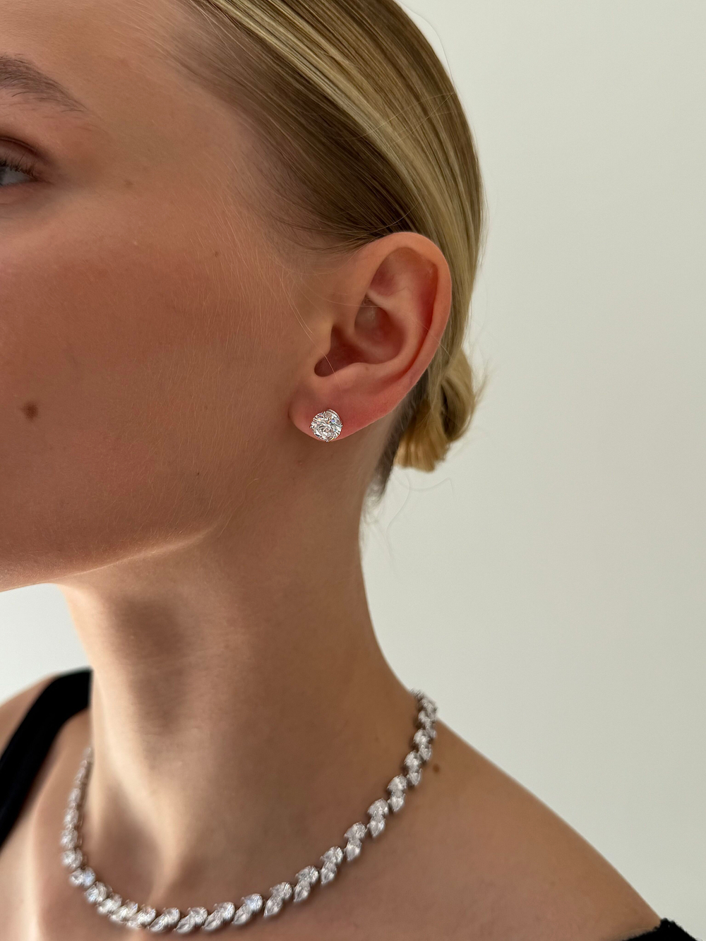 Серьги пусеты White L