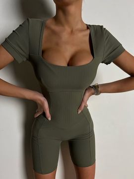 Комбинезон с коротким рукавом