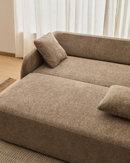 Трехместный диван-кровать Laira из бежевой синели, 218 см