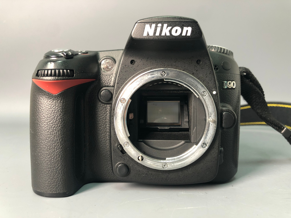 Nikon D90 (9700 кадров)