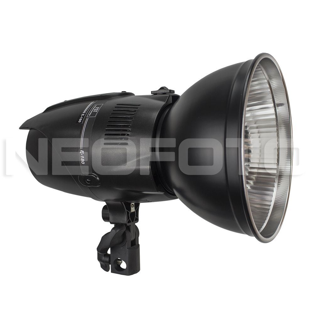 Комплект студийного света FST E-180U Kit