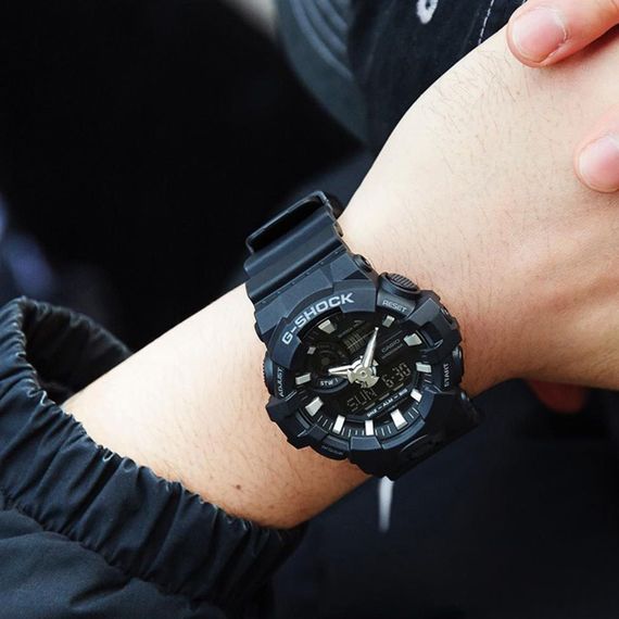 Наручные часы Casio GA-700-1B