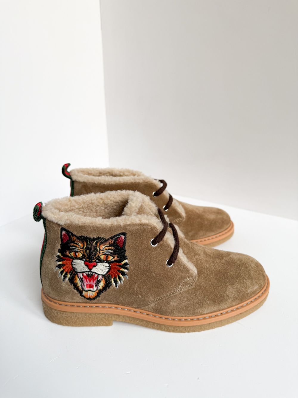 Новые замшевые ботинки Gucci, 30