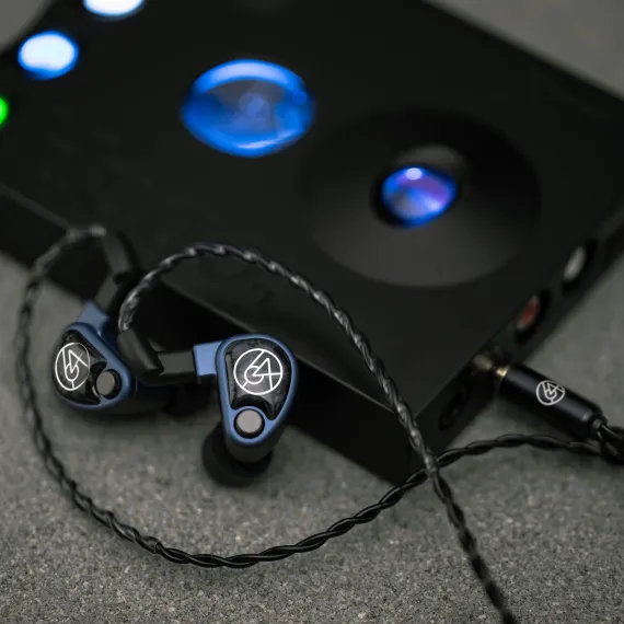 64 Audio U4s