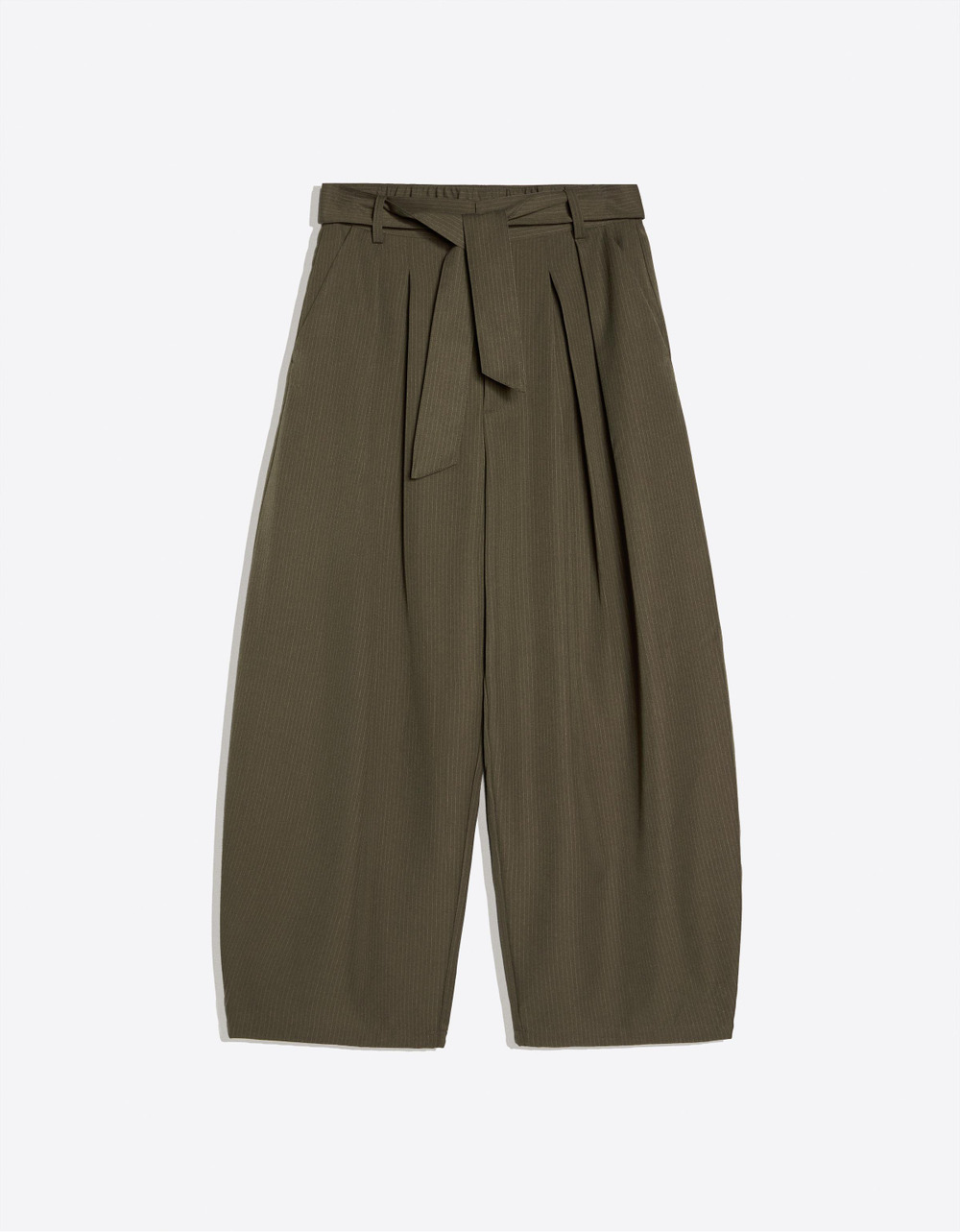 Мужские брюки barrel fit с ремнём и вытачками - BERSHKA