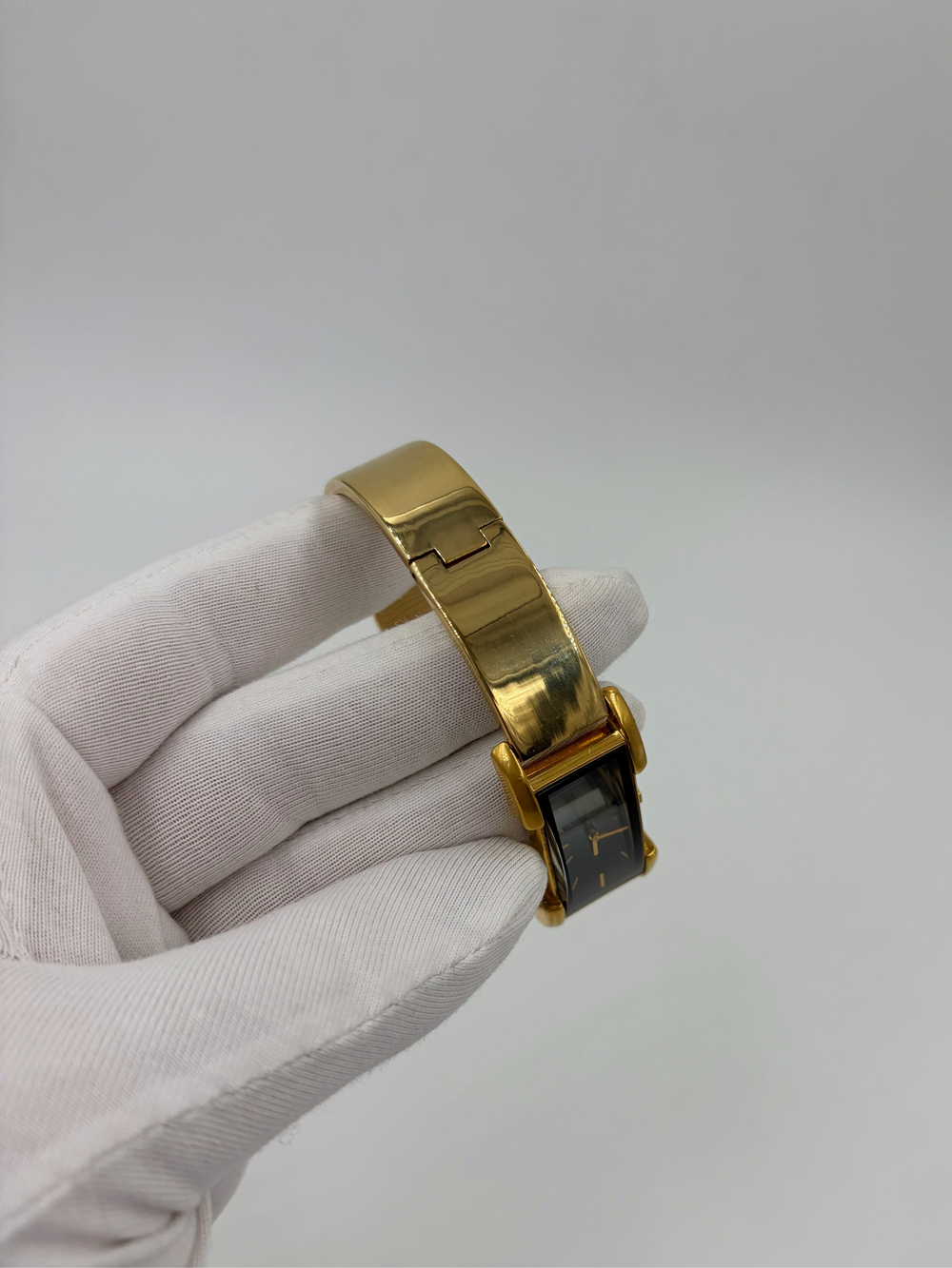 Часы Yves Saint Laurent