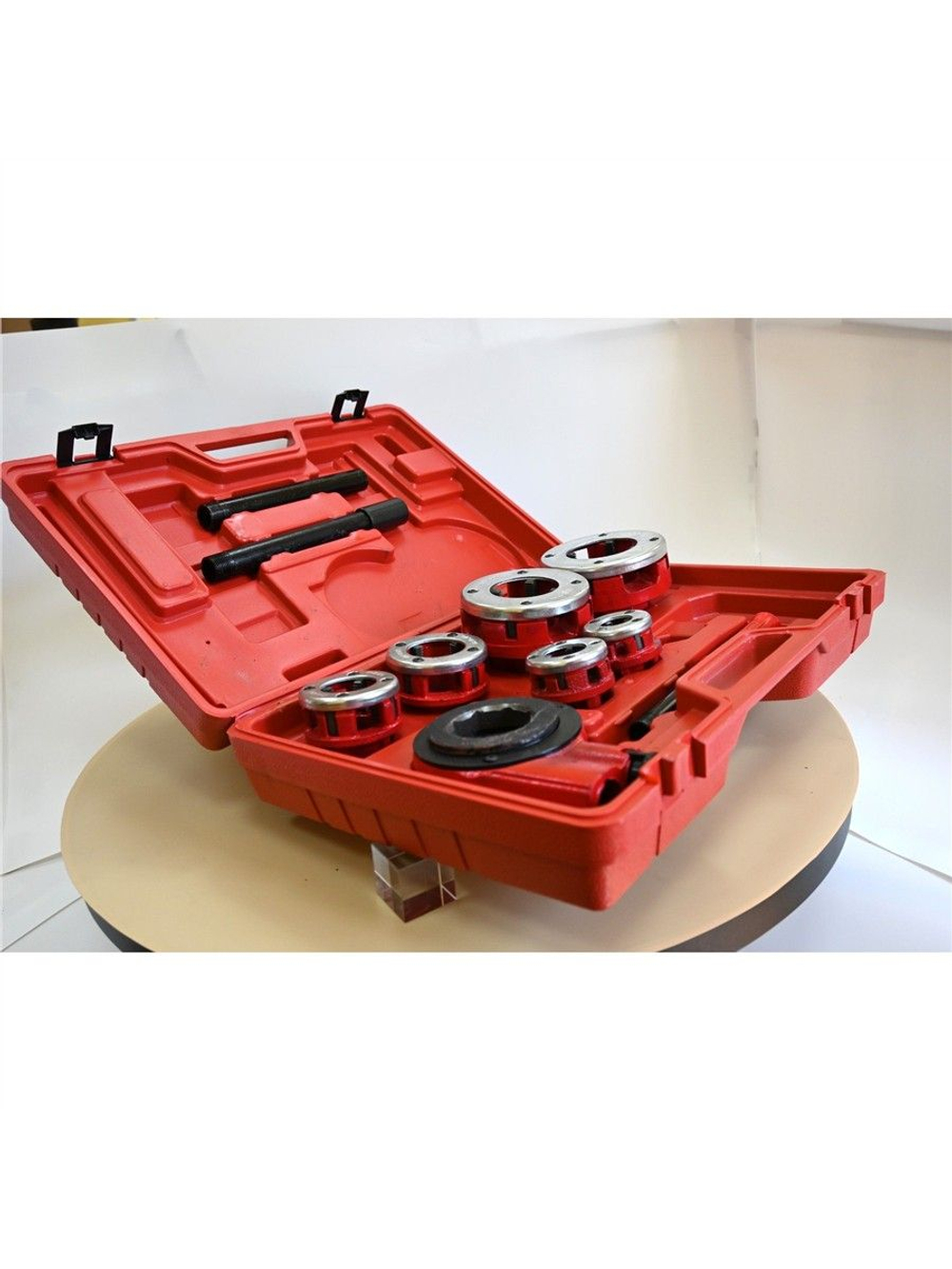 Клуппы трубные набор 6 клуппов трубных 1/2"-2" BSPT с трещоткой