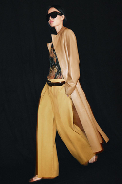 ZARA БРЮКИ СО СКЛАДКАМИ ZW COLLECTION, ГОРЧИЧНЫЙ