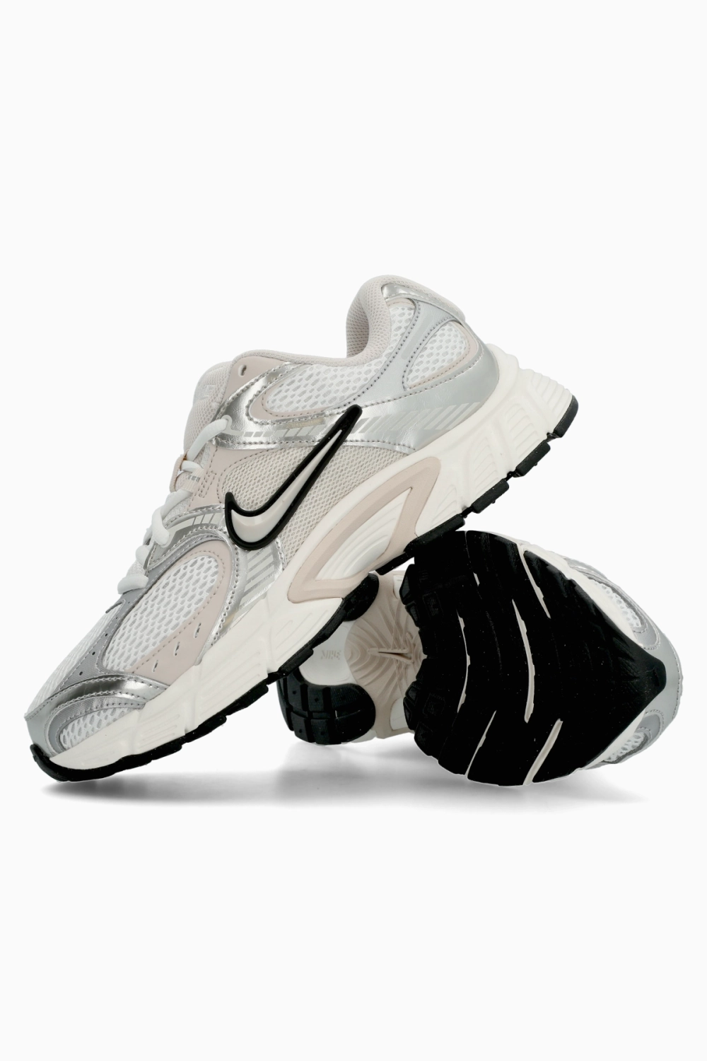 Кроссовки Nike V5 RNR для женщин - серебряный