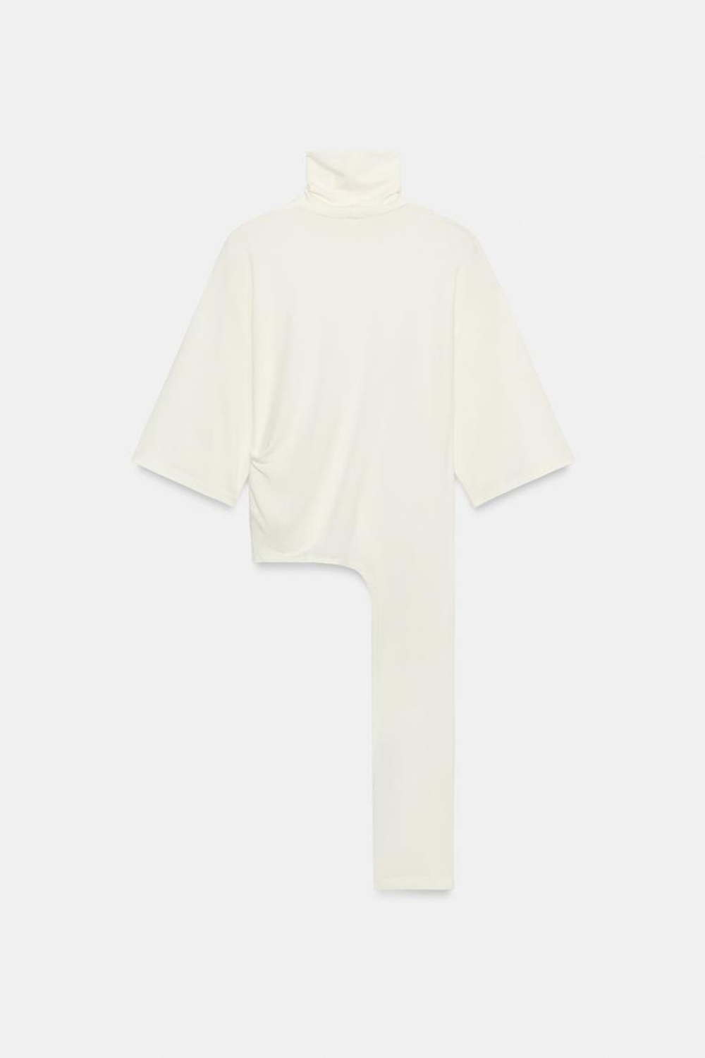 ZARA АСИММЕТРИЧНАЯ ФУТБОЛКА СО СБОДКАМИ, ЭКРЮ